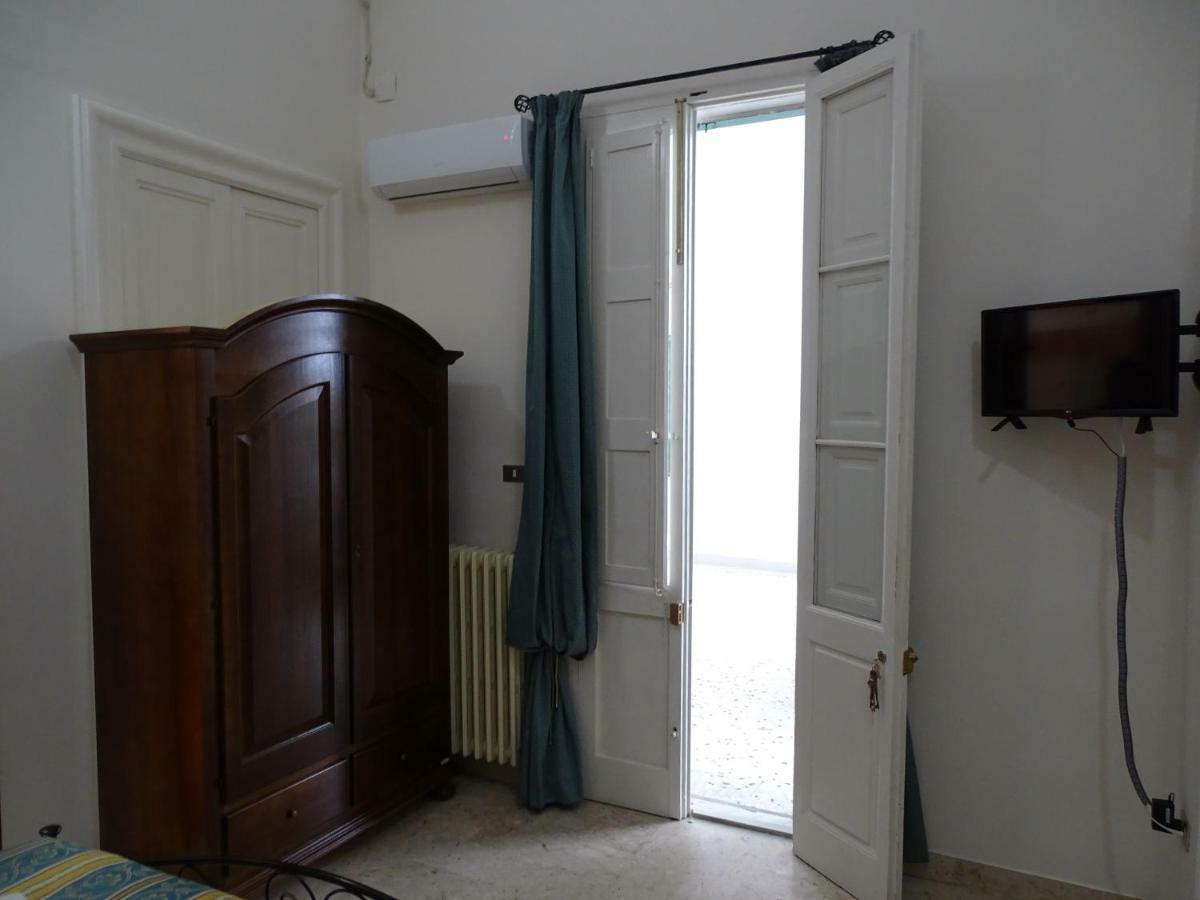 B&B New Antico Palazzo Parabita Eksteriør bilde