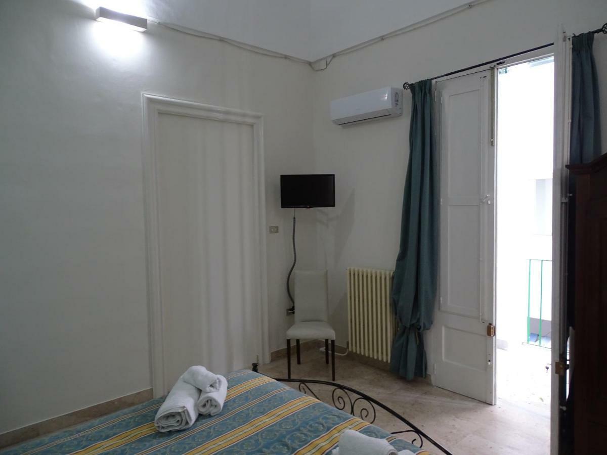 B&B New Antico Palazzo Parabita Eksteriør bilde